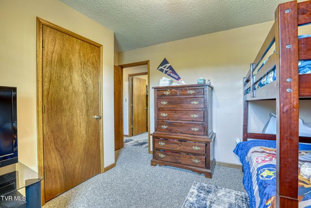 820 South Sherbrooke Circle, Mount Carmel, TN 37645