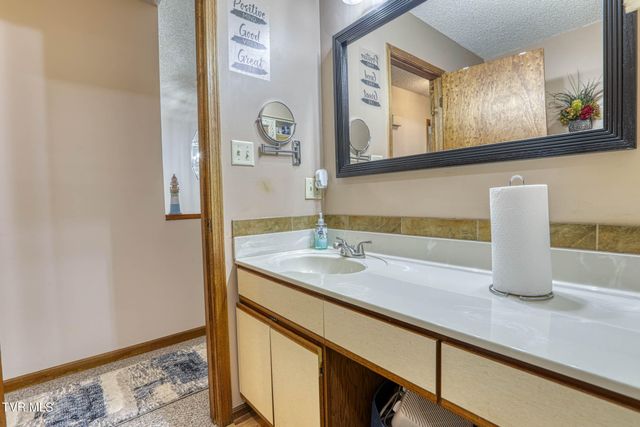 820 South Sherbrooke Circle, Mount Carmel, TN 37645