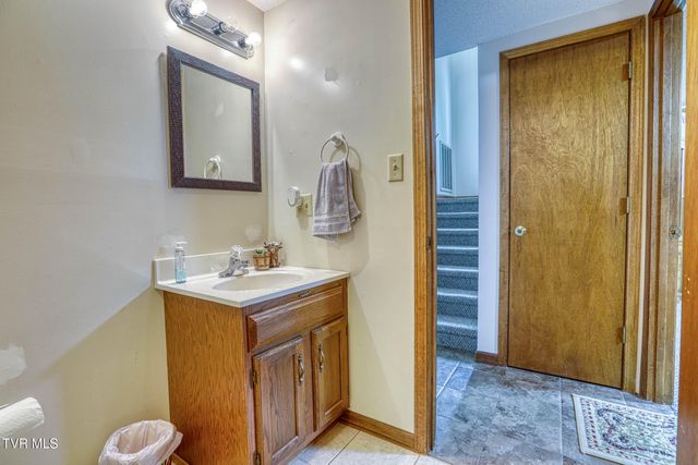 820 South Sherbrooke Circle, Mount Carmel, TN 37645