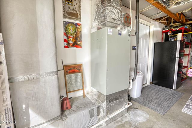 820 South Sherbrooke Circle, Mount Carmel, TN 37645