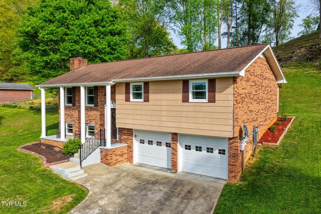 820 South Sherbrooke Circle, Mount Carmel, TN 37645