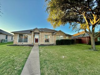1341 Fieldstone Drive, Desoto, TX 75115