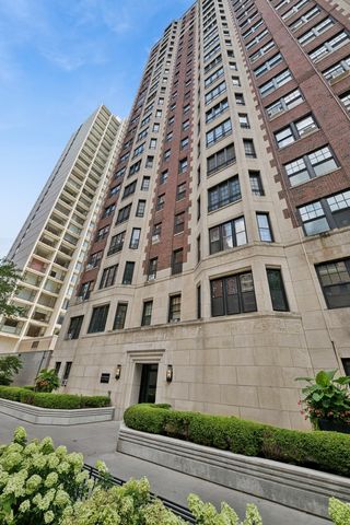 421 W MELROSE Street 17D, Chicago, IL 60657