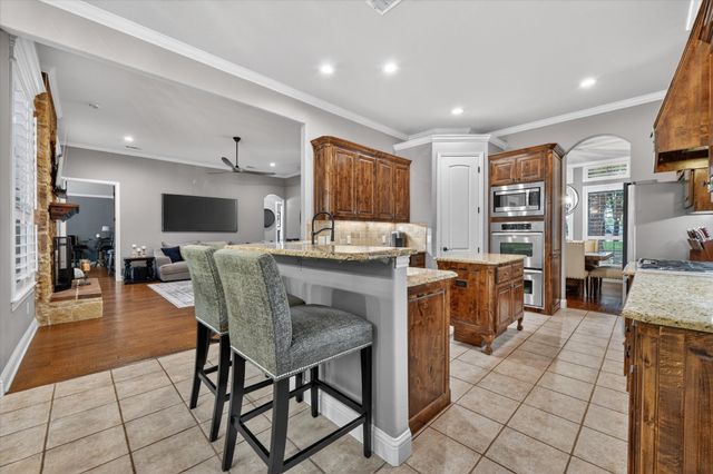 1005 Meadow Lark Lane, Weatherford, TX 76087
