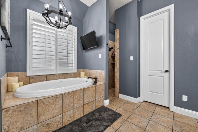 1005 Meadow Lark Lane, Weatherford, TX 76087