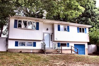 21 University Drive, Ronkonkoma, NY 11779