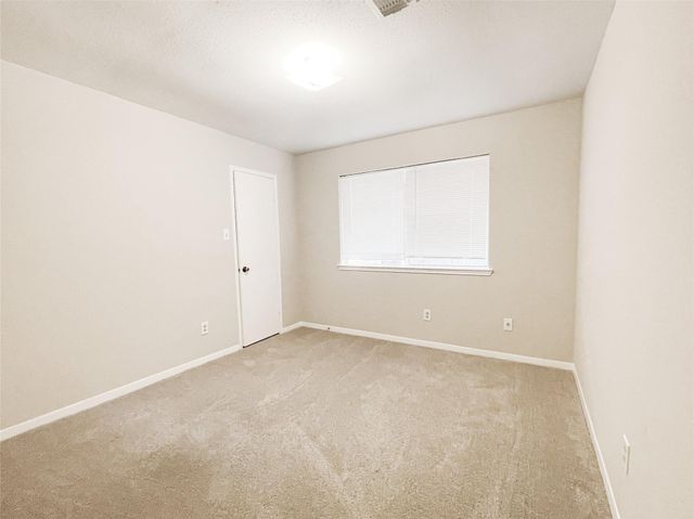 13 N Deerfoot Circle, The Woodlands, TX 77380