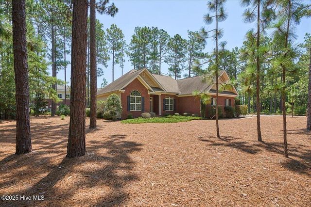 8 Rutledge Lane, Pinehurst, NC 28374