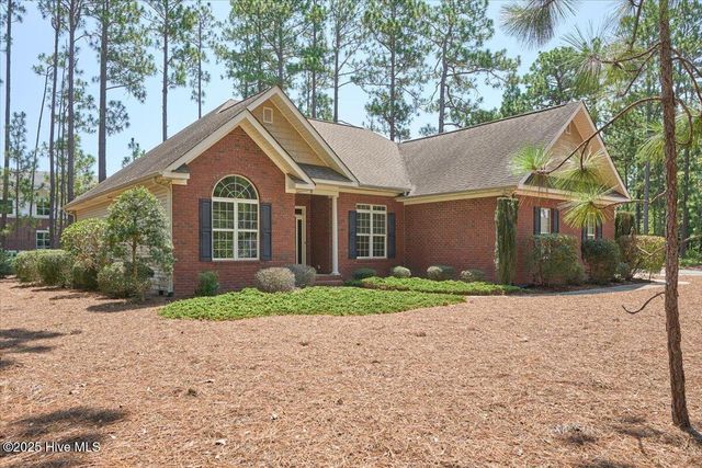 8 Rutledge Lane, Pinehurst, NC 28374