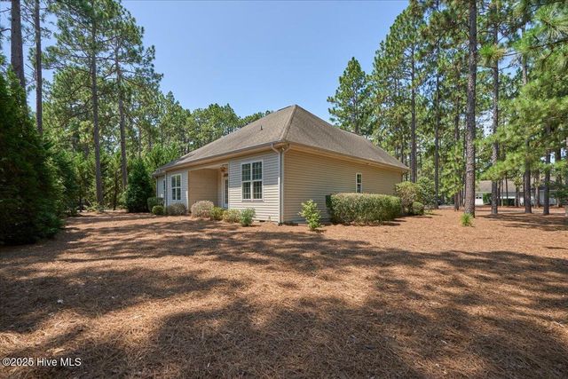 8 Rutledge Lane, Pinehurst, NC 28374
