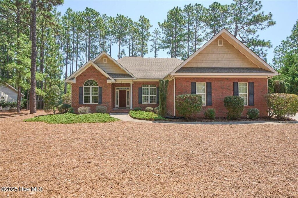 8 Rutledge Lane, Pinehurst, NC 28374