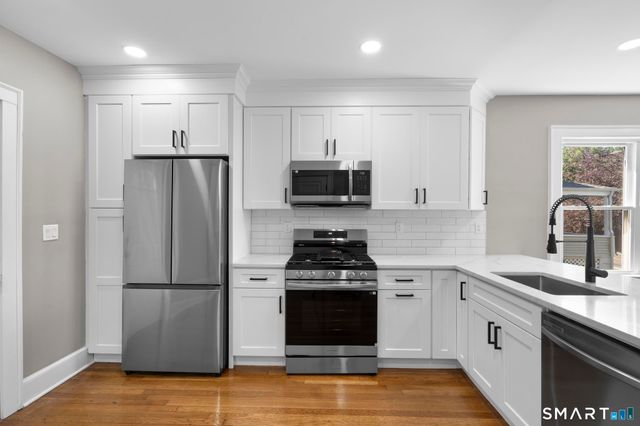 1025 Townsend Avenue, New Haven, CT 06512