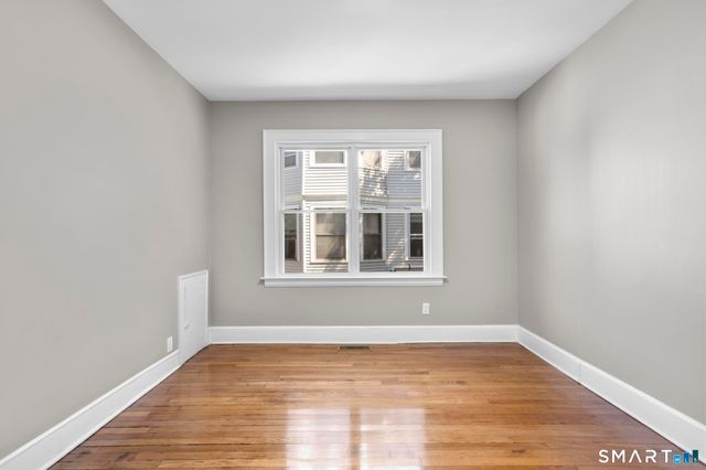 1025 Townsend Avenue, New Haven, CT 06512