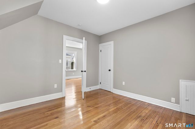 1025 Townsend Avenue, New Haven, CT 06512