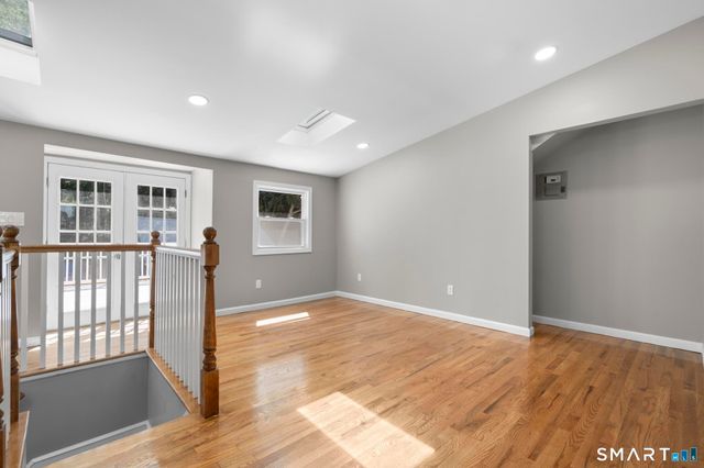 1025 Townsend Avenue, New Haven, CT 06512
