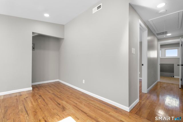 1025 Townsend Avenue, New Haven, CT 06512