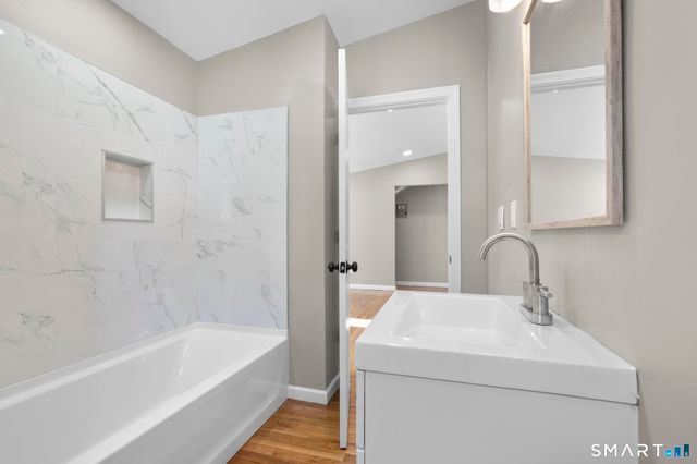 1025 Townsend Avenue, New Haven, CT 06512