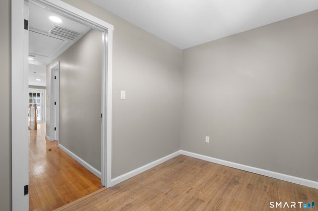 1025 Townsend Avenue, New Haven, CT 06512