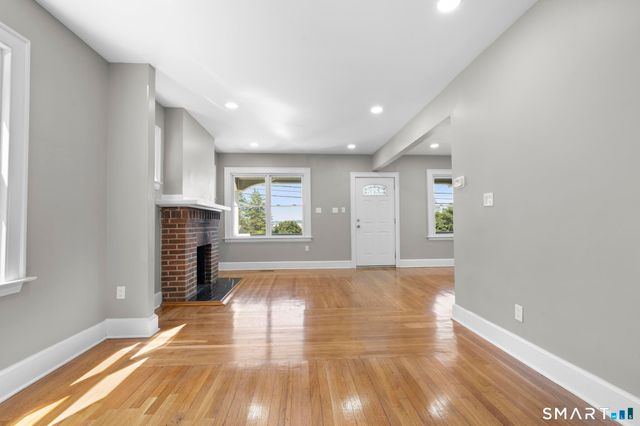 1025 Townsend Avenue, New Haven, CT 06512