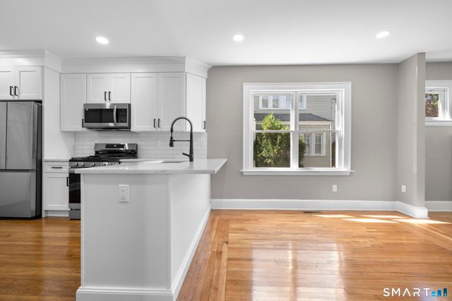 1025 Townsend Avenue, New Haven, CT 06512