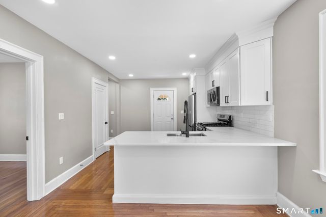 1025 Townsend Avenue, New Haven, CT 06512
