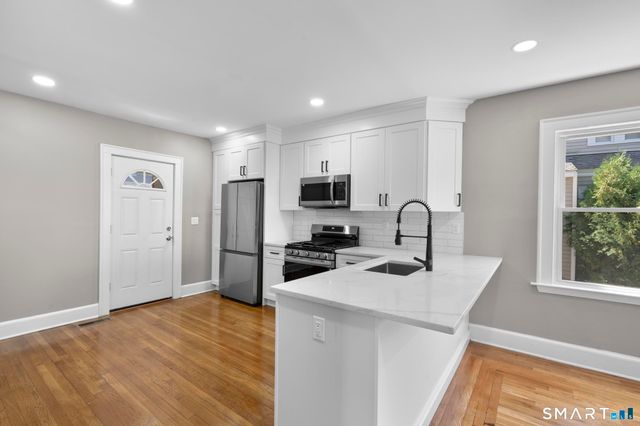 1025 Townsend Avenue, New Haven, CT 06512