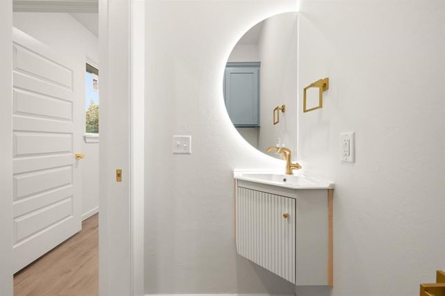 881 Meadow Park Drive, Guthrie, OK 73044