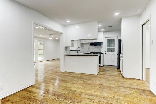 5429 Lincrest Lane, Houston, TX 77056
