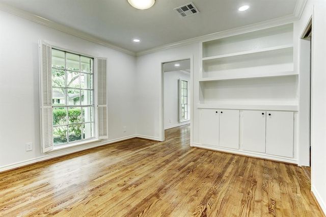 5429 Lincrest Lane, Houston, TX 77056