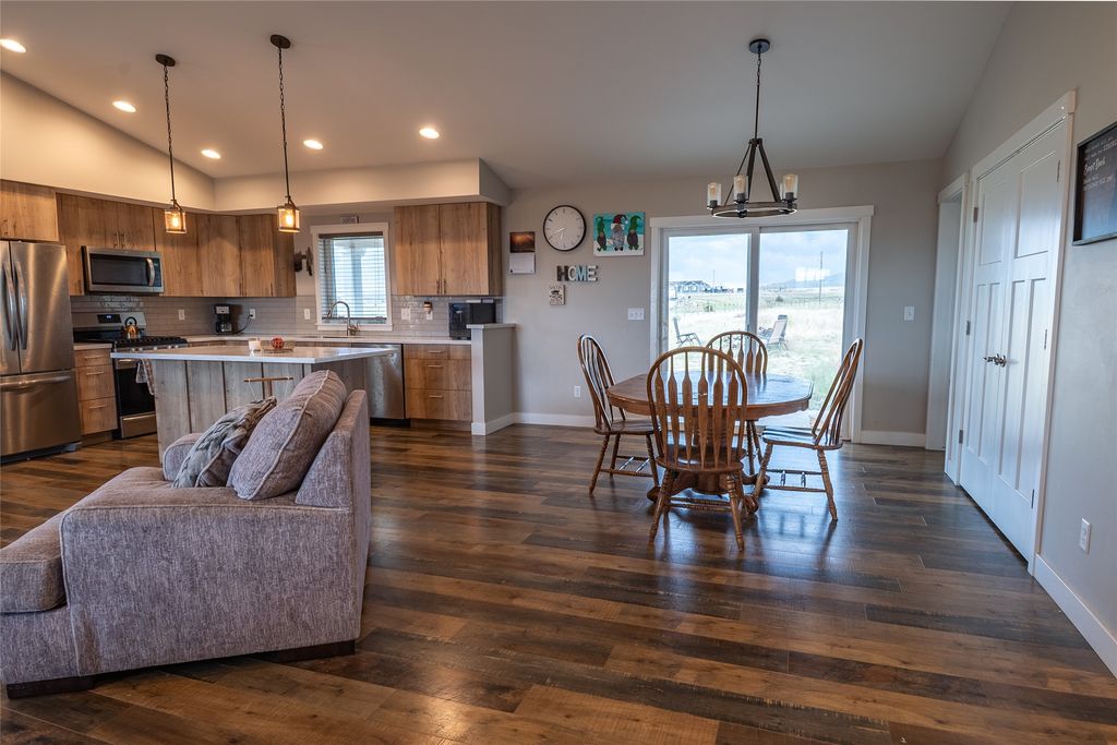 Image 4 of property listing at 316 Spring Street, Townsend, MT 59644