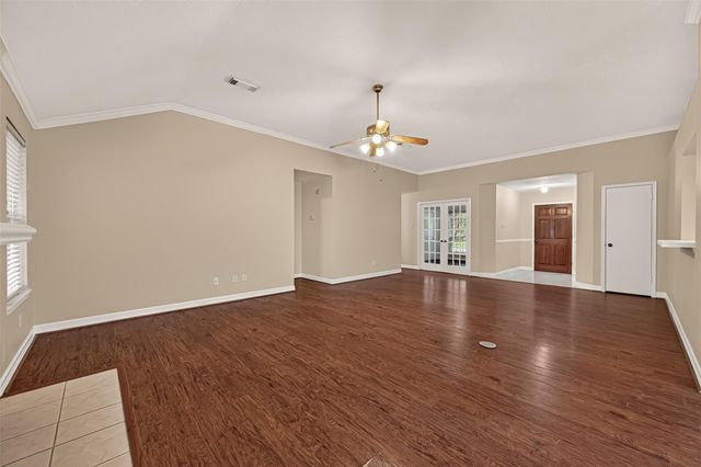 2743 N Larkspur Circle, Pearland, TX 77584