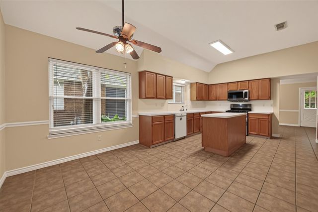 2743 N Larkspur Circle, Pearland, TX 77584