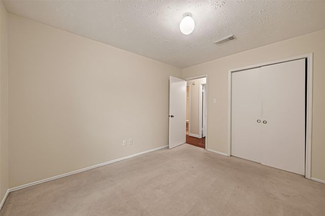 2743 N Larkspur Circle, Pearland, TX 77584
