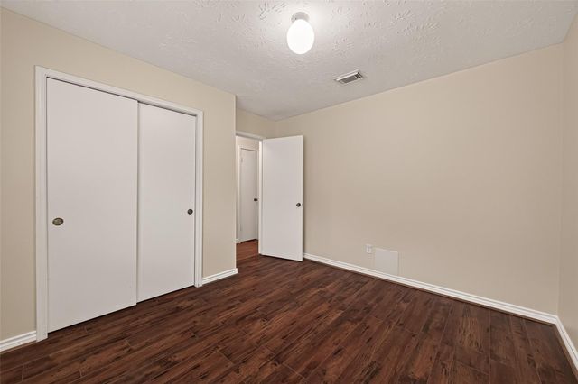2743 N Larkspur Circle, Pearland, TX 77584