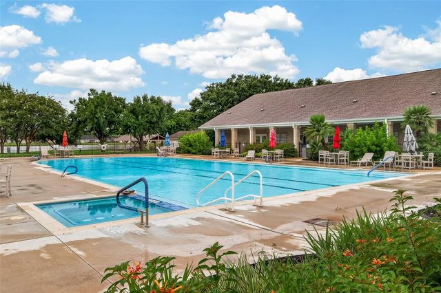 2743 N Larkspur Circle, Pearland, TX 77584