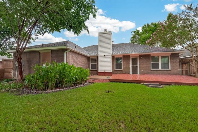 2743 N Larkspur Circle, Pearland, TX 77584
