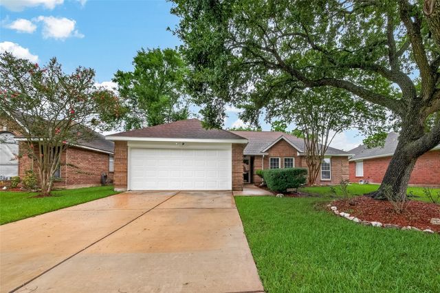 2743 N Larkspur Circle, Pearland, TX 77584