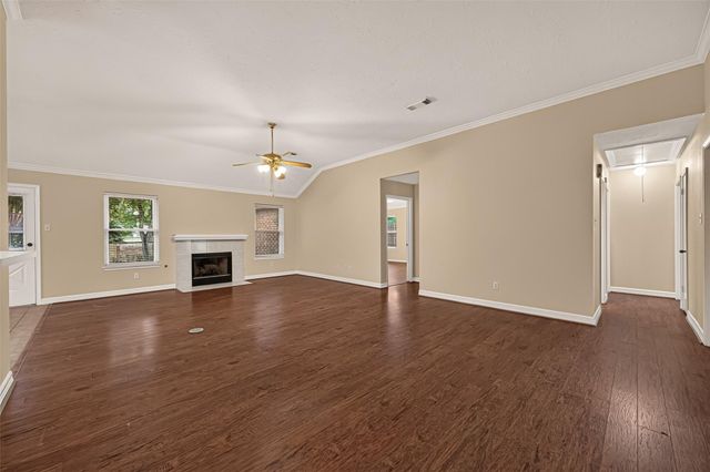 2743 N Larkspur Circle, Pearland, TX 77584