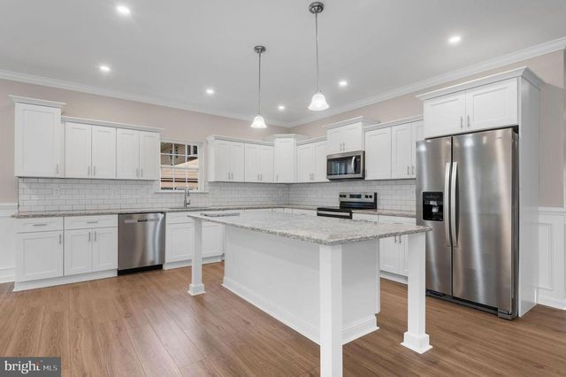 47 E COLLEGE AVE, Yardley, PA 19067