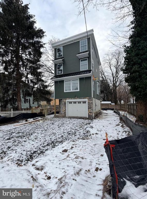 47 E COLLEGE AVE, Yardley, PA 19067