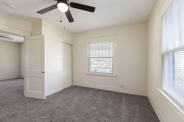 735 S Missouri Avenue, Springfield, MO 65806