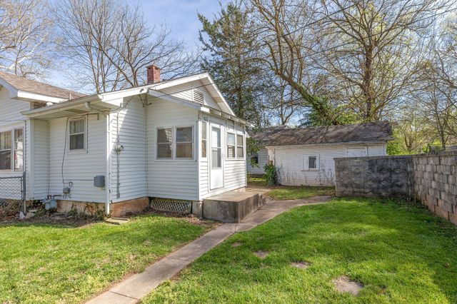 735 S Missouri Avenue, Springfield, MO 65806
