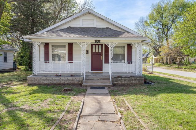 735 S Missouri Avenue, Springfield, MO 65806