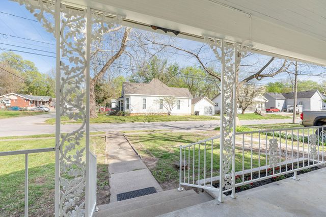 735 S Missouri Avenue, Springfield, MO 65806