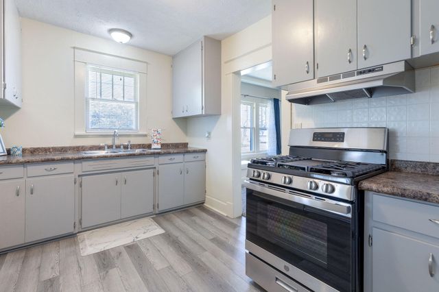 735 S Missouri Avenue, Springfield, MO 65806