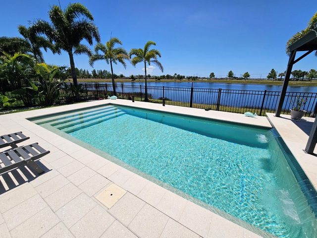 5822 SILVER SUN DRIVE, Apollo Beach, FL 33572