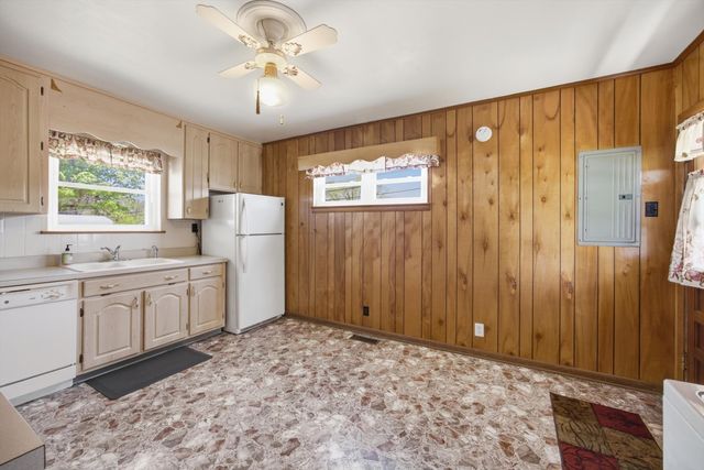 618 Carden Avenue, Rossville, GA 30741