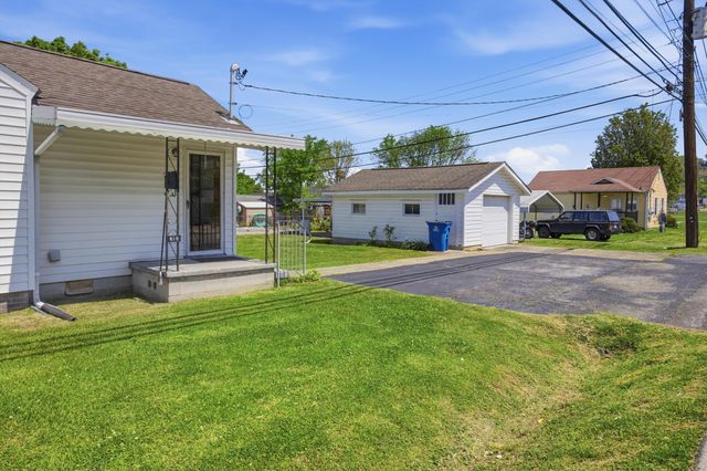 618 Carden Avenue, Rossville, GA 30741