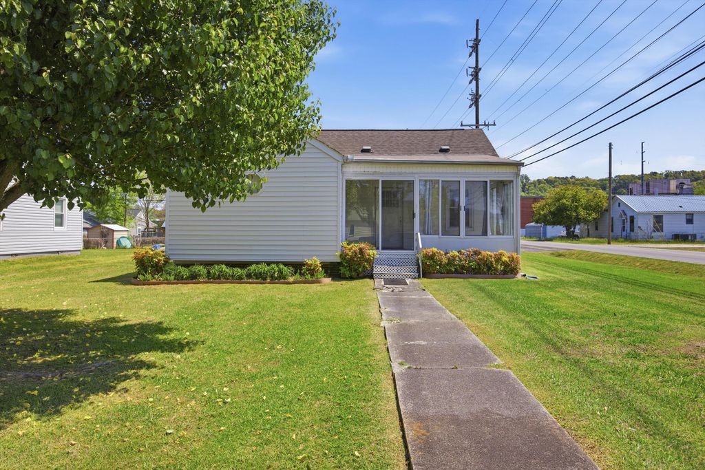 618 Carden Avenue, Rossville, GA 30741