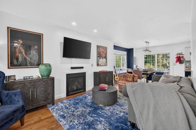 92 Turtle Brook Rd 92, Canton, MA 02021